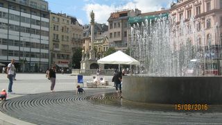 旧市街地の真ん中にある広場です。