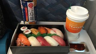 東京駅で築地のお鮨 ♪