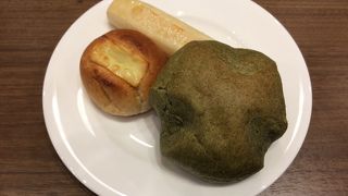 パンの食べ放題あり！