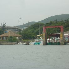 沖合から見た大原港