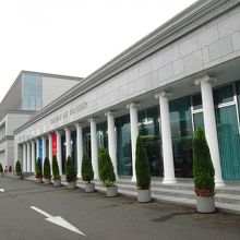 お店と工場があります