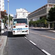 沖縄のバスは前乗り後降り方式です