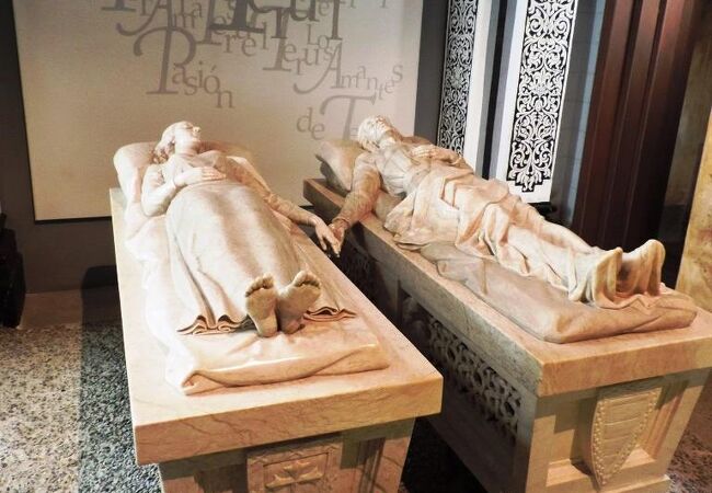 悲恋の物語を語り継ぐ世界遺産の教会