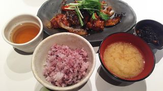 健康的な定食屋さん