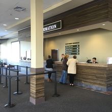 バスのチケットを見せるとクーポンが貰えます