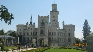 チェスケー・ブデェヨヴィツェの郊外にあります。