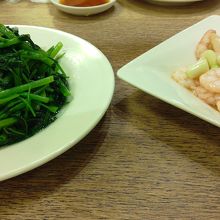 空心菜とえびの炒め物