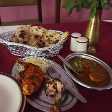 チキンカレーとタンドリーチキン