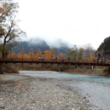 梓川河畔からの河童橋