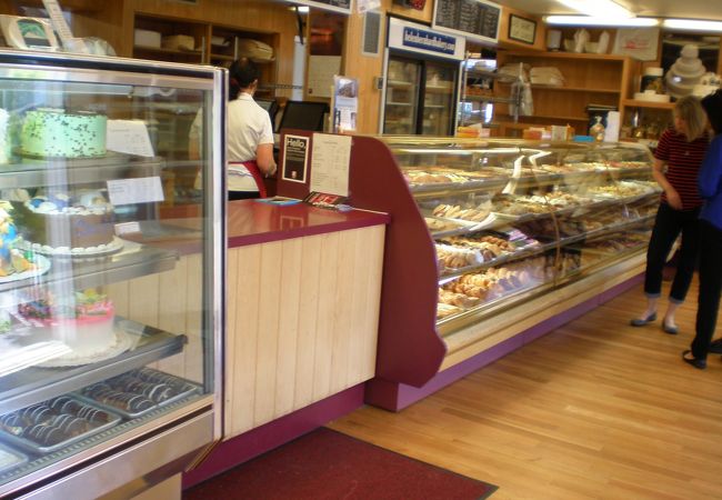 Helen Bernhard Bakery