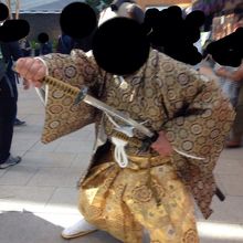 「何奴！！！？」のお殿様。なりきっててやばいwww