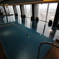 ５２階のスカイプール