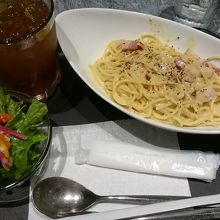 ゴルゴンゾーラと白ワインのクリームソースパスタドリンクセット