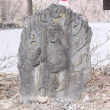 蓼科大滝遊歩道入口付近にあった石像