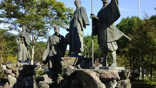 銅像好きにはたまりません。