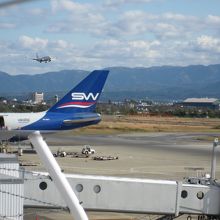 小松空港に着陸する日航機です。