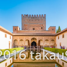 グラナダのアルハンブラ、ヘネラリーフェ、アルバイシン地区 