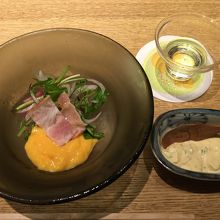 名物たるたるソースで頂く、名物スクランブルエッグ