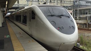 名古屋と金沢を結ぶ特急