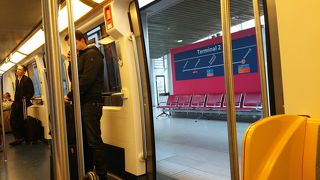 空港間の移動に