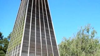 江戸風情を感じる「火の見櫓」風の時計台