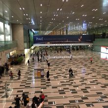 入国審査場。フレンドリーで審査もサクサク★そしてアメ貰えた！