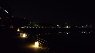 下流は後楽園と岡山城の辺りを流れています