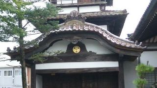 鶴ヶ城本丸から移築されました