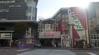 開店時間が遅いお店が多い。