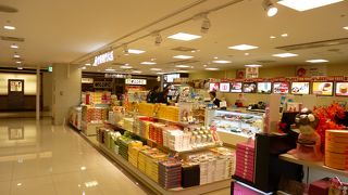 お土産店という印象です