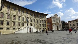 カヴァリエーリ広場