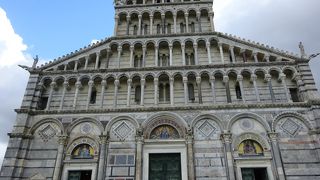 圧倒的な外観。内部は一部しか入れない