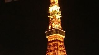 スカイツリーも綺麗ですがライトアップされた東京タワーもなかなかのものです