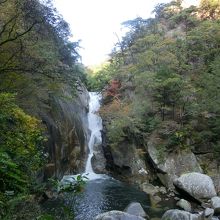 仙娥滝。少し紅葉してます！