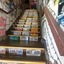 2階店舗への階段