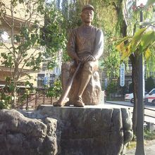 バットを持った少年時代の子規