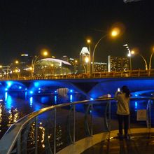 シンガポール側に架かる橋