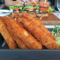 エビフライにプチハンバーガー！美味しい！