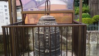 見どころは陶製の梵鐘