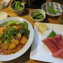 左：エビチリ　右：本まぐろ