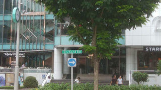 日本でいえば銀座のような雰囲気