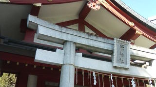 ガラス張りで中の神輿などが見れます