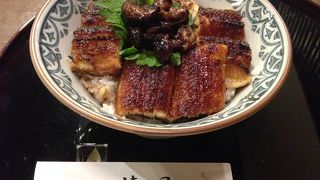 身が厚い炭火焼き鰻