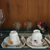 ご自由にどうぞって。食器もステキ