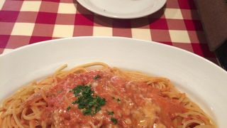【イタリア食堂TOKABO神楽坂店】増量も同料金のファミレス感覚のレストラン