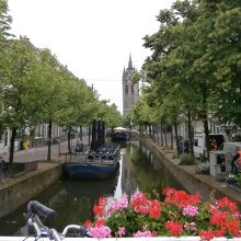 運河の先に旧教会