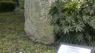 スカンジナビア・バイキングの古代北欧文字だそうです