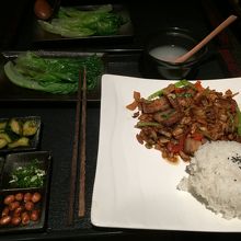 夢ト干回鍋肉飯：38元