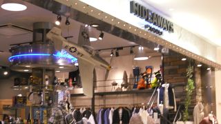 「ニコル」が展開しているショップです