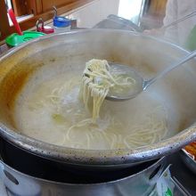 シメにうどんを追加♪